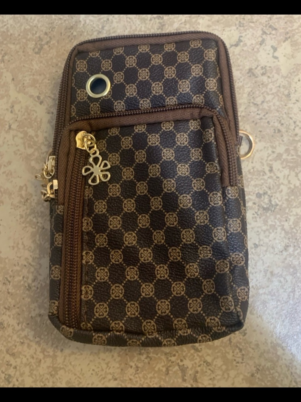 New! Women's Brown Crossbody Bag, with Zipper, Adjustable And Detachable Strap.